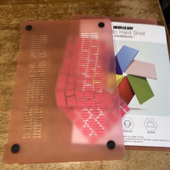 New Ibenzer plastic hardshell for MacBook 12” x 9” hot pink with keyboard cover - Picture 2 of 4